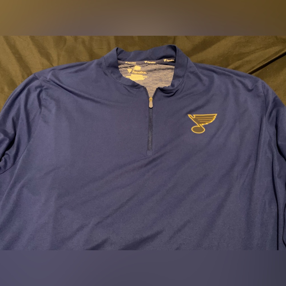 Men’s Fanatics, ST Louis Blues, 2XL, LS, 1/4 zip pullover. Great condition.